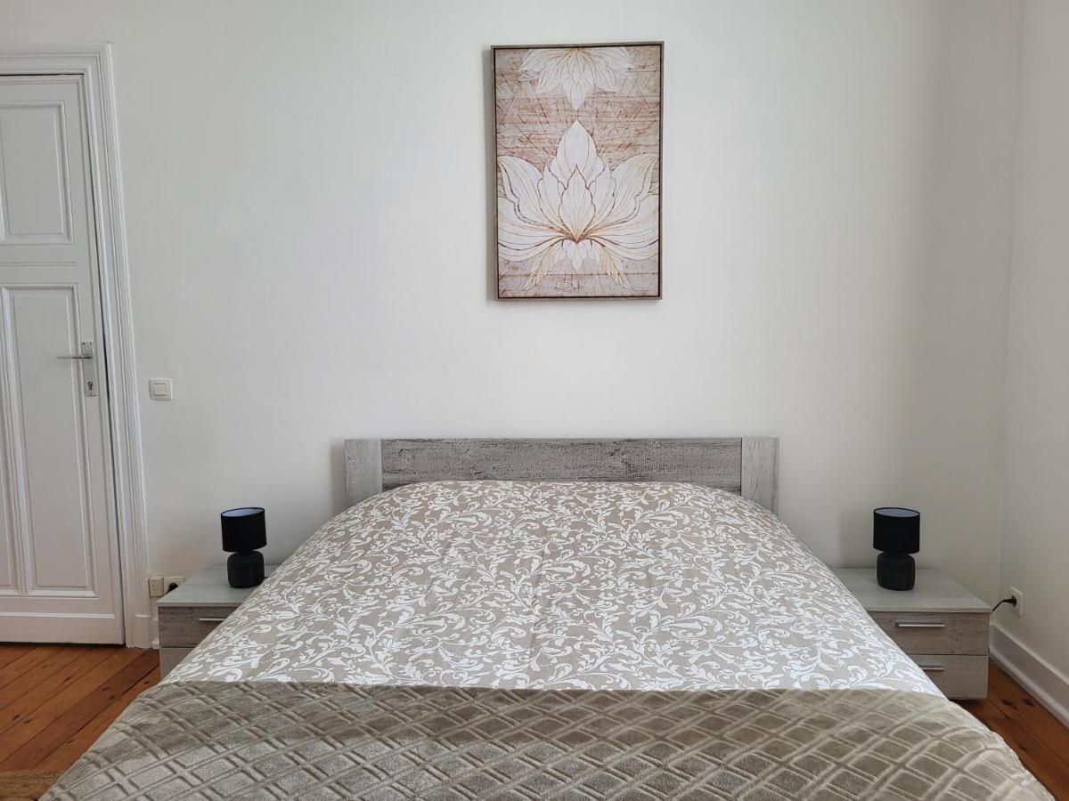 Brussels Bed & Blockchain Private Rooms With Shared Bathroom Etterbeek 外观 照片