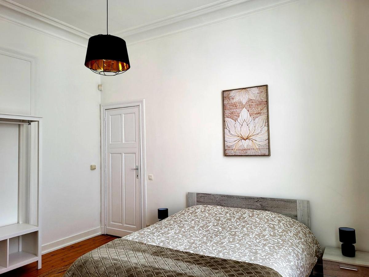 Brussels Bed & Blockchain Private Rooms With Shared Bathroom Etterbeek 外观 照片