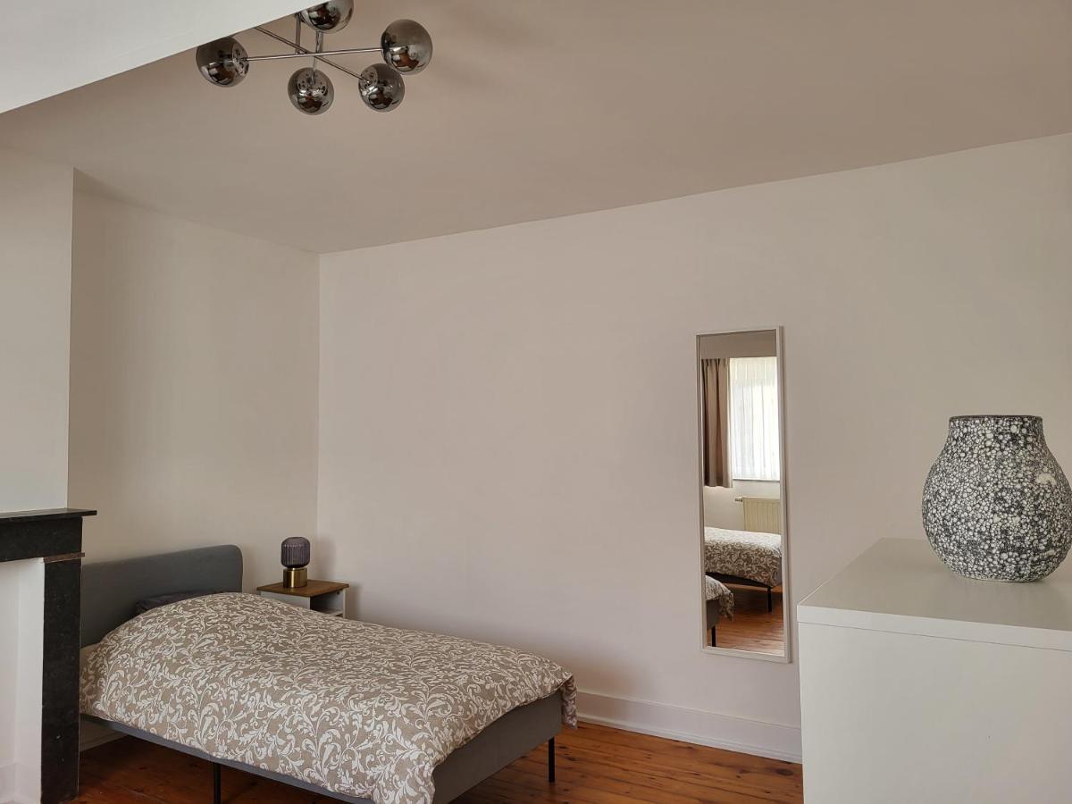 Brussels Bed & Blockchain Private Rooms With Shared Bathroom Etterbeek 外观 照片