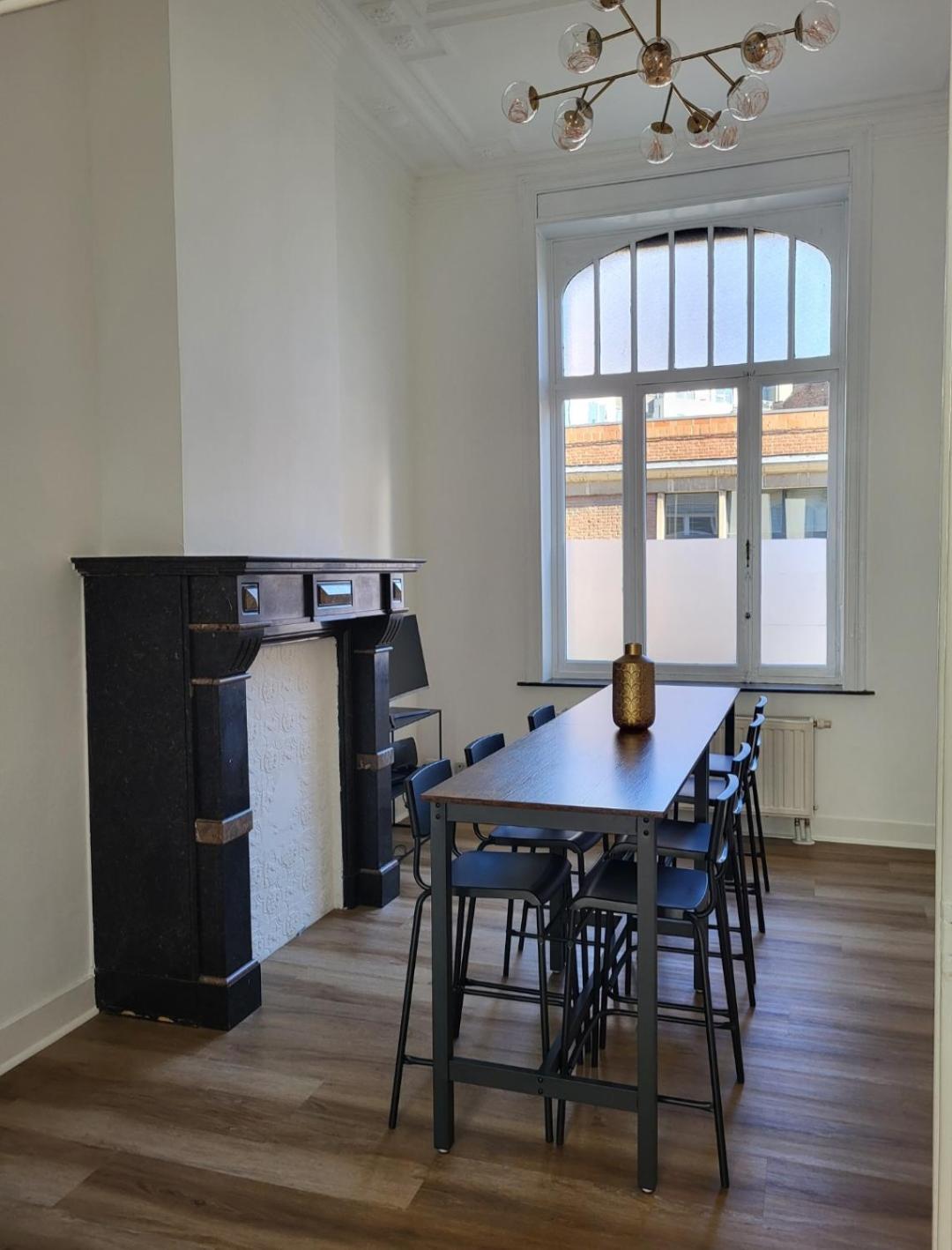 Brussels Bed & Blockchain Private Rooms With Shared Bathroom Etterbeek 外观 照片