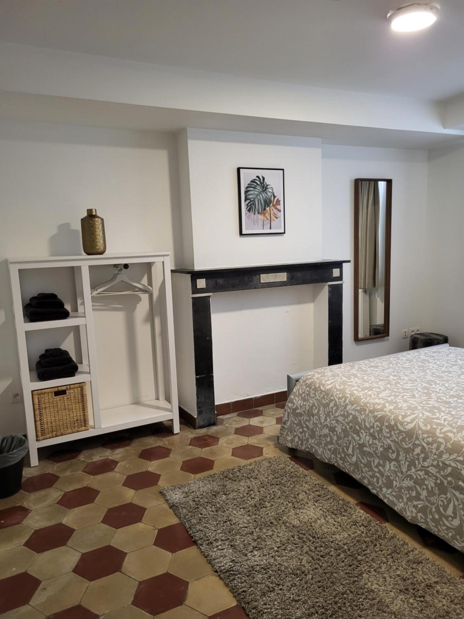 Brussels Bed & Blockchain Private Rooms With Shared Bathroom Etterbeek 客房 照片