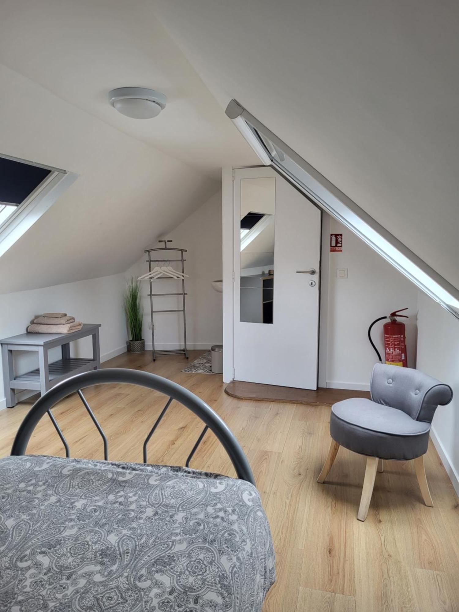 Brussels Bed & Blockchain Private Rooms With Shared Bathroom Etterbeek 外观 照片
