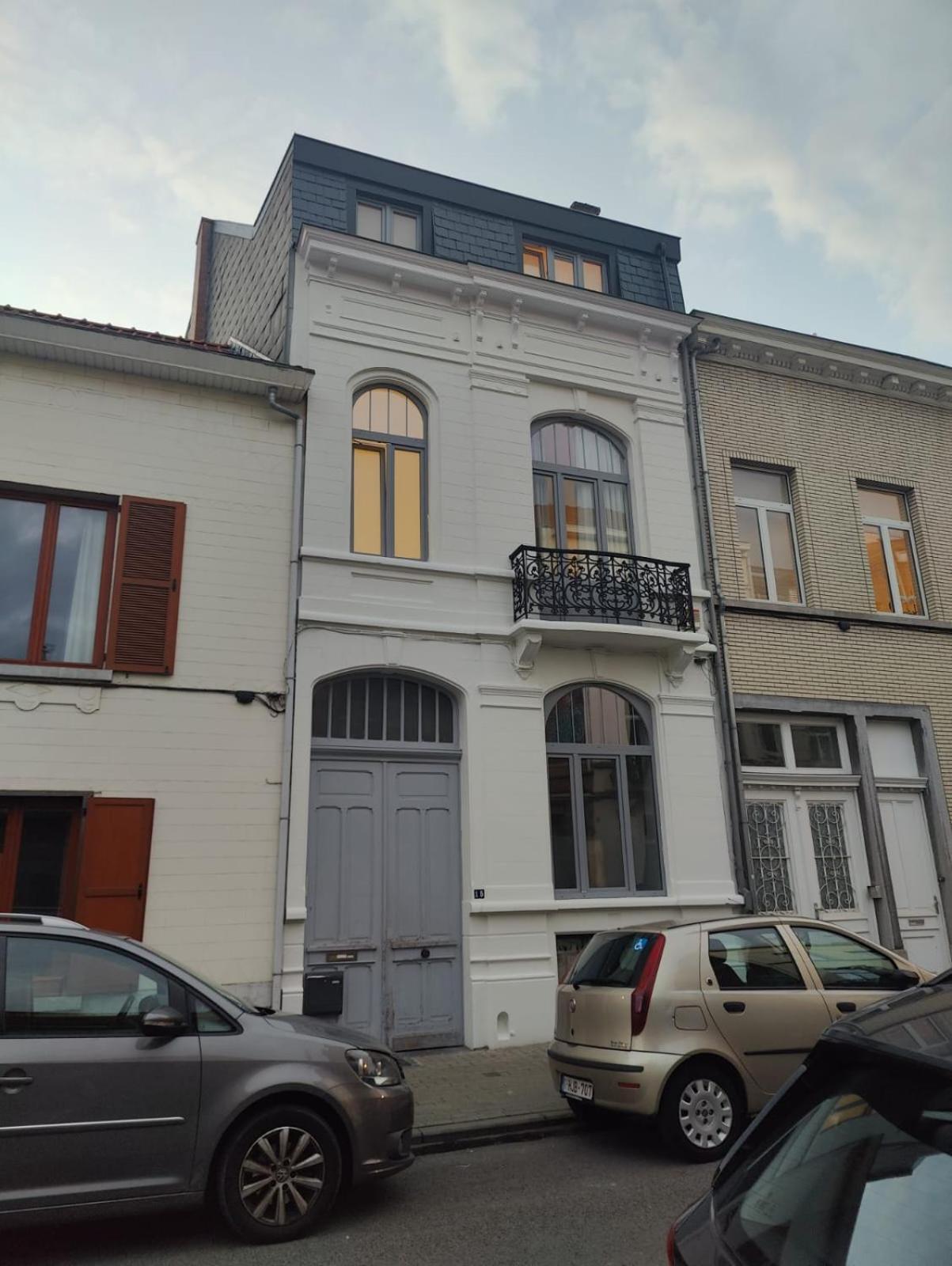 Brussels Bed & Blockchain Private Rooms With Shared Bathroom Etterbeek 外观 照片